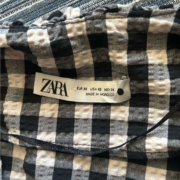 Zara XS Seersucker Gingham Cropped Long Sleeved Front Tie Blouse Black and White - Picture 4 of 7
